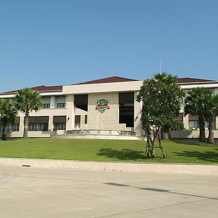 Suwan Golf & Country Club Hotel Nakhon Pathom Buitenkant foto