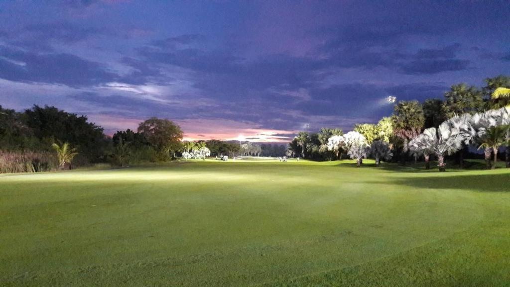 Suwan Golf & Country Club Hotel Nakhon Pathom Buitenkant foto