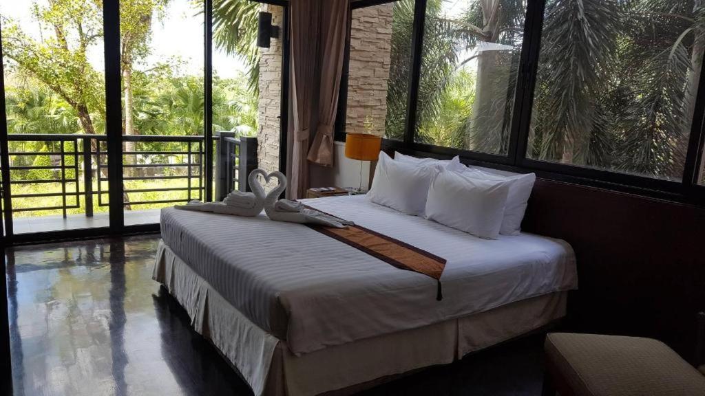 Suwan Golf & Country Club Hotel Nakhon Pathom Buitenkant foto