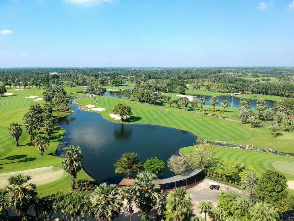 Suwan Golf & Country Club Hotel Nakhon Pathom Buitenkant foto