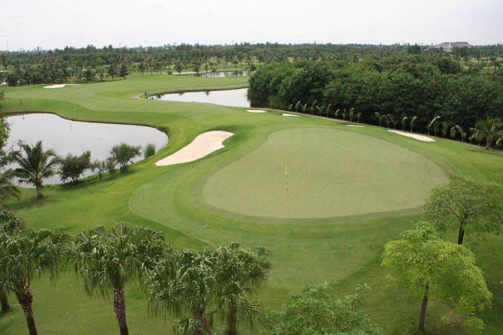 Suwan Golf & Country Club Hotel Nakhon Pathom Buitenkant foto