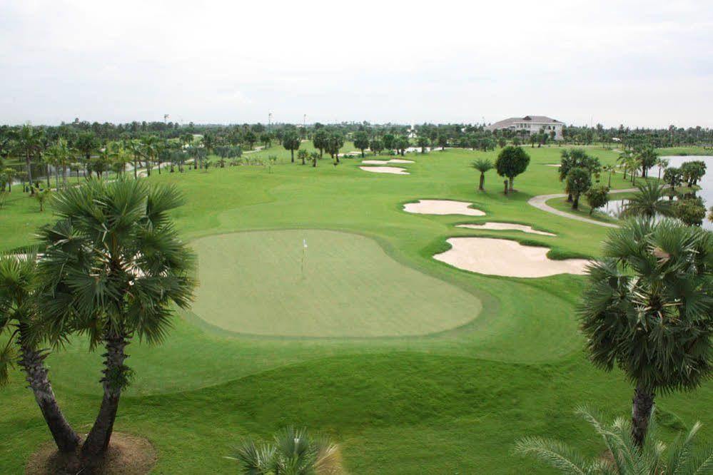 Suwan Golf & Country Club Hotel Nakhon Pathom Buitenkant foto