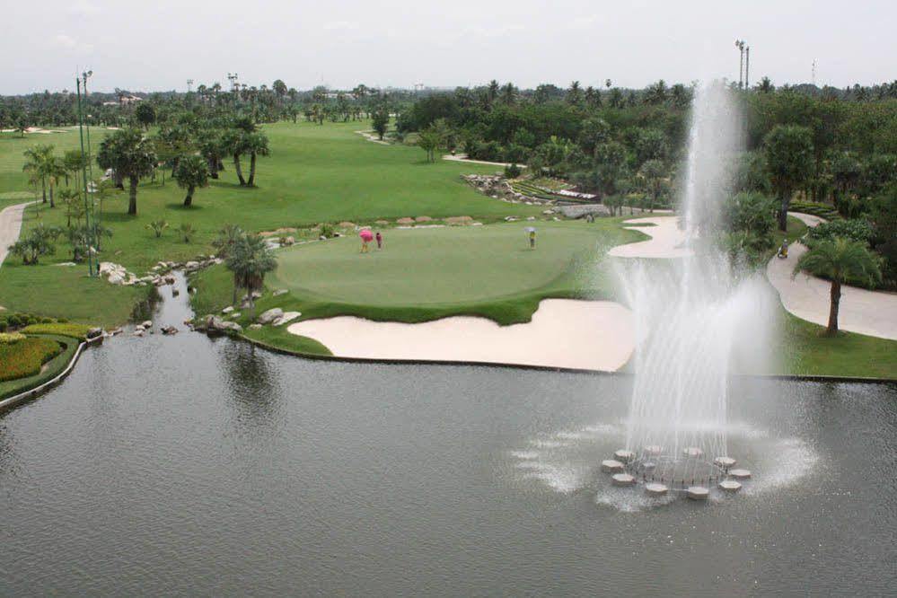 Suwan Golf & Country Club Hotel Nakhon Pathom Buitenkant foto